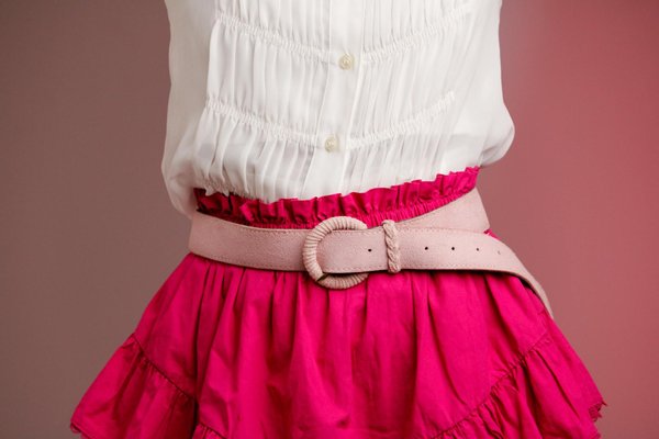 Déstockage de vêtements de seconde main : pourquoi passer sur une boutique en ligne ?